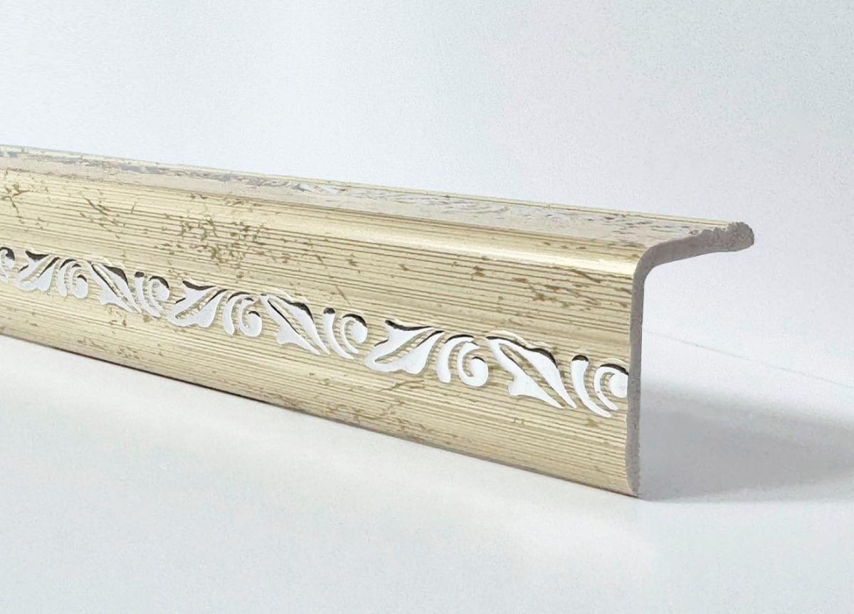 Уголок ПВХ Д03 №272 серебро 30*30*2,7м(30шт)